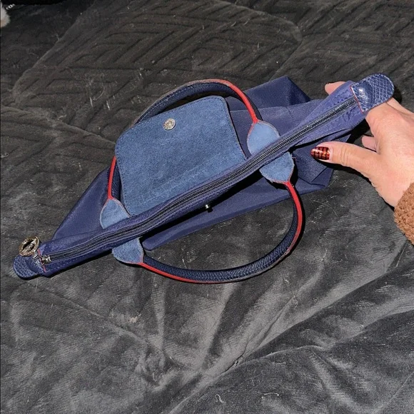 Longchamp Navy Blue zip tote with red details and silver hardware - Picture 10 of 16